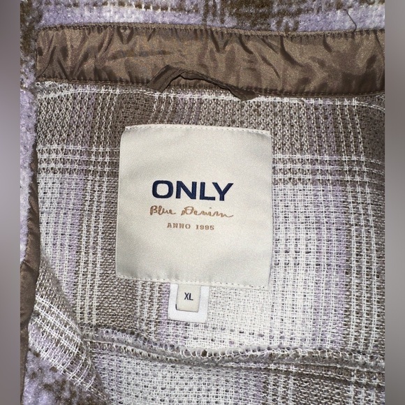 Oversized jackets ONLY size XL - Picture 2 of 2